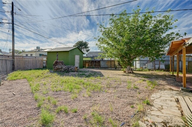 Building Photo - 1720 E Carson Ave