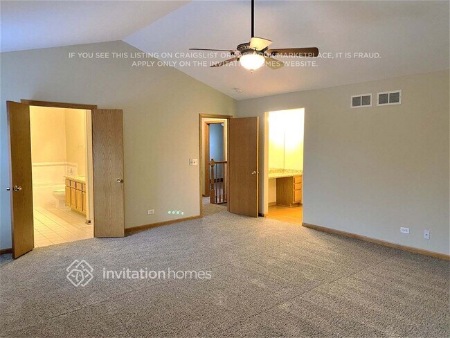 Building Photo - 13309 Round Barn Rd