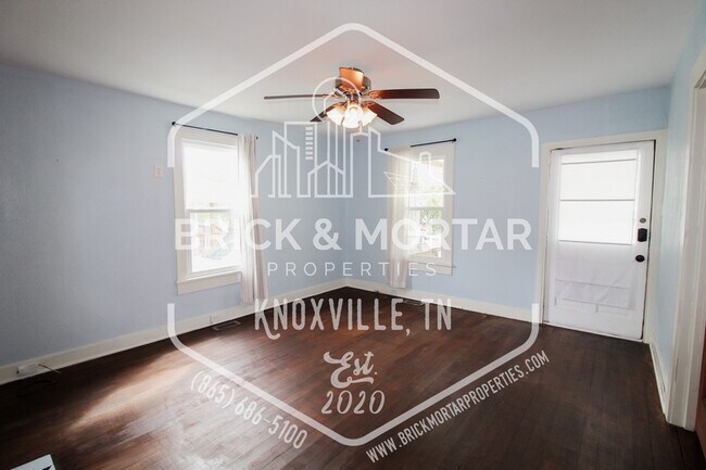 Building Photo - 427 E Caldwell Ave