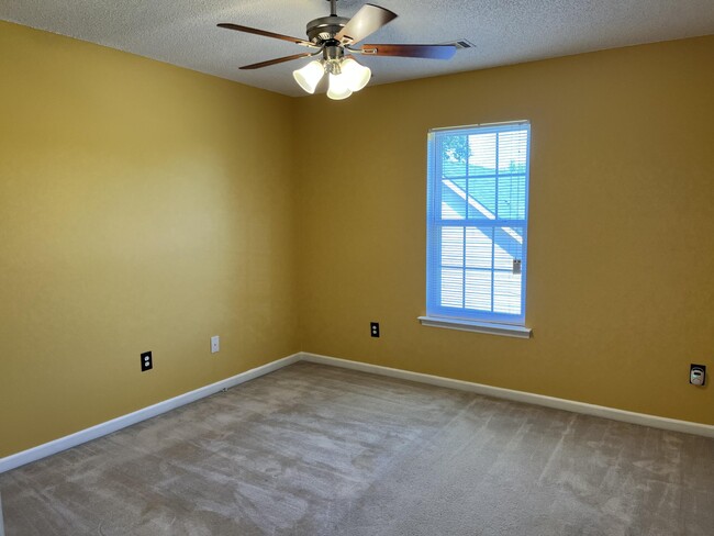 Building Photo - 4010 Nantucket Cir