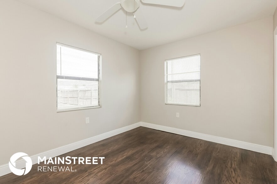 Building Photo - 4917 Emerson Ave S