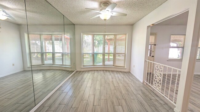 Building Photo - 10523 Huff Dr