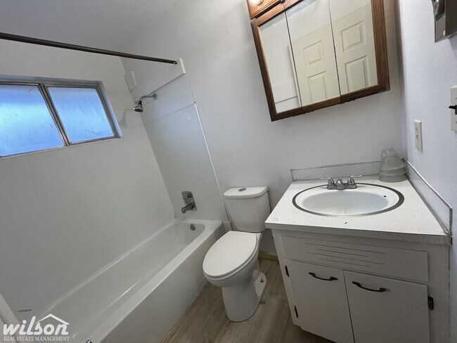 Building Photo - 35 W Viola Ave