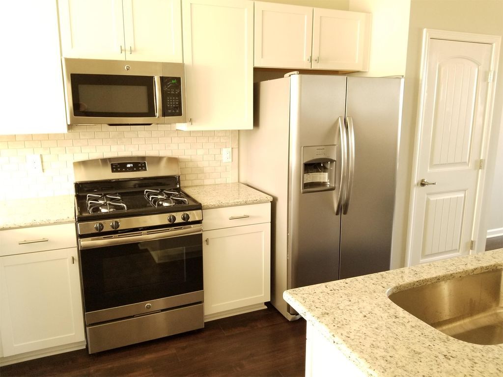 Kitchen - 6647 Perry Creek Rd