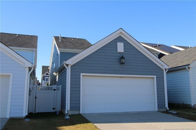 Building Photo - 1245 Russet Ln