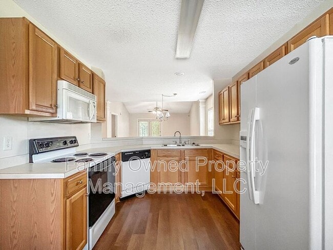 Building Photo - 112 Stewart Pl