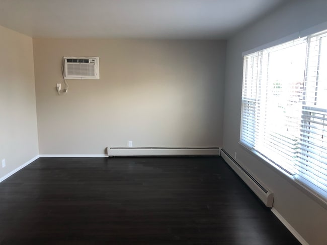 Building Photo - 2508 Inglis St