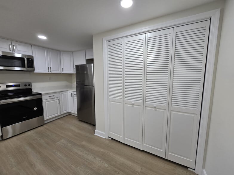 Building Photo - 5525 Norbeck Rd