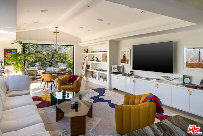 Building Photo - 8080 Laurel View Dr