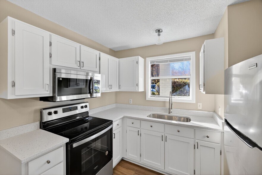 Building Photo - 105 Bay Meadow Ct