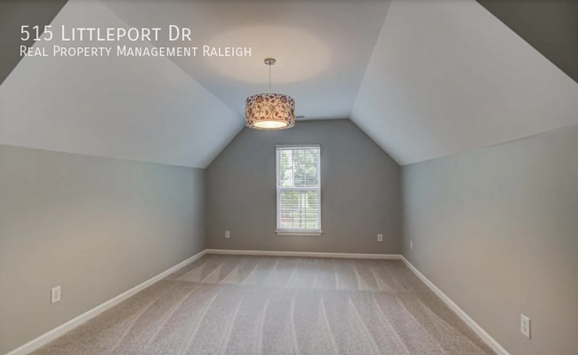 Building Photo - 515 Littleport Dr