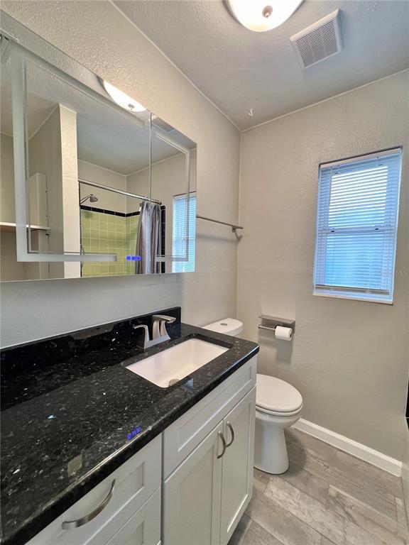 Building Photo - 107 W Minnehaha St