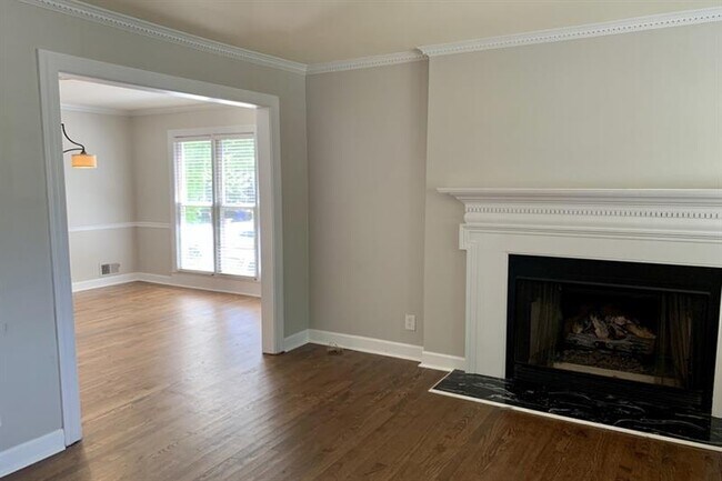 Building Photo - 831 Clairemont Ave