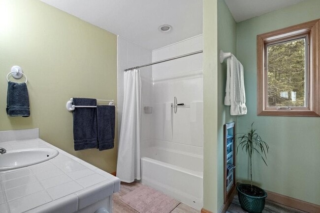 Building Photo - 588 Granite Lake Rd