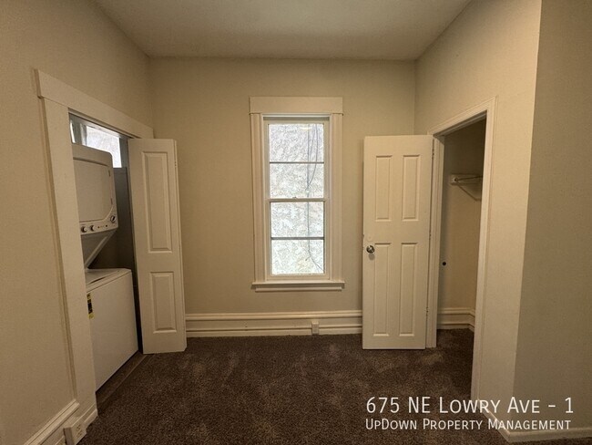 Building Photo - 675 NE Lowry Ave