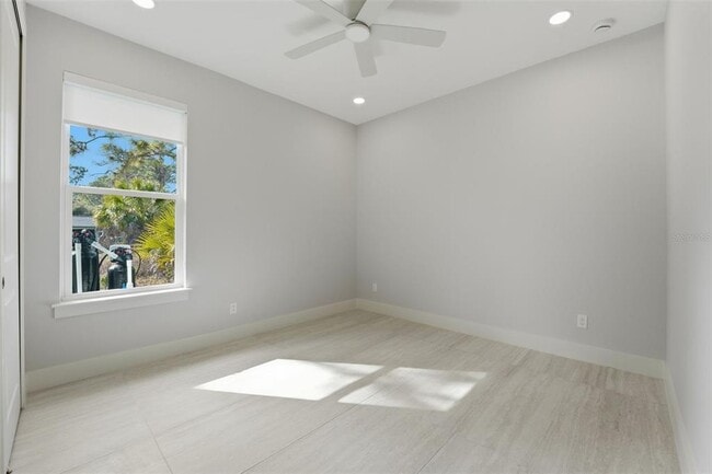 Building Photo - 5823 Burwin Ave