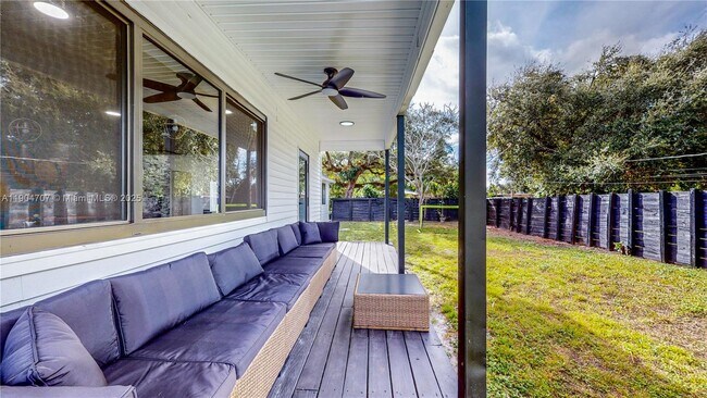 Building Photo - 2525 Garfield St