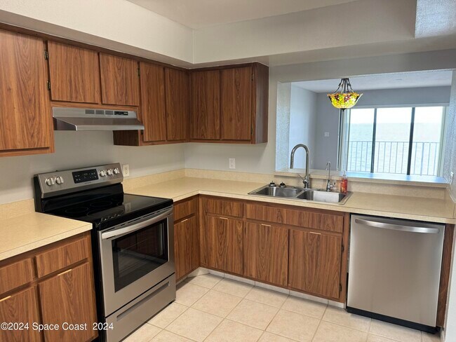 Building Photo - 6850 US-1