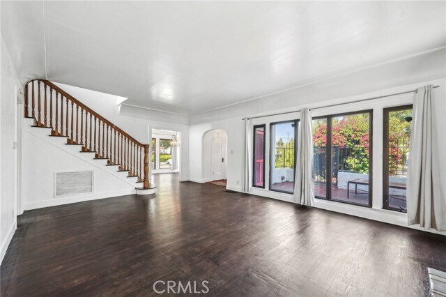 Building Photo - 3098 N Arrowhead Ave