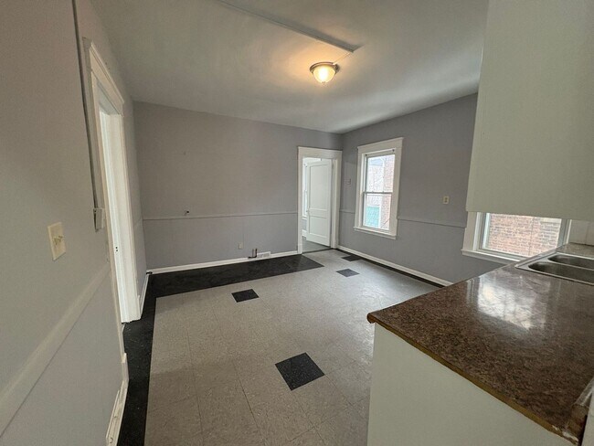 Building Photo - 15624 Halliday Ave