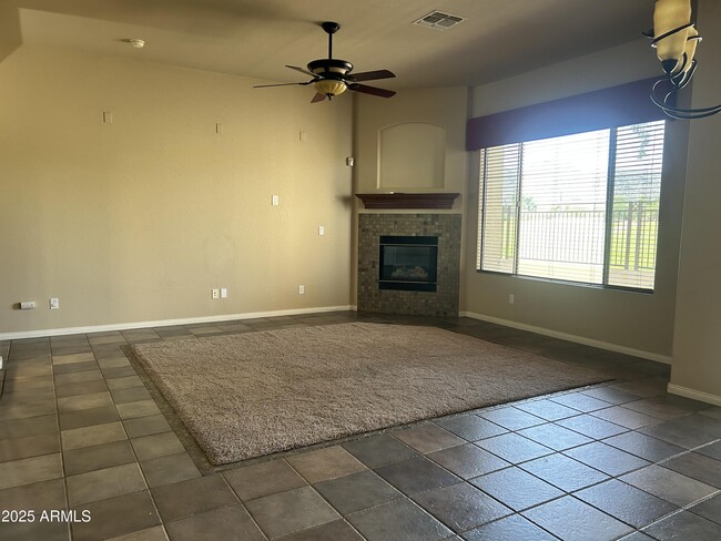 Building Photo - 3131 E Legacy Dr