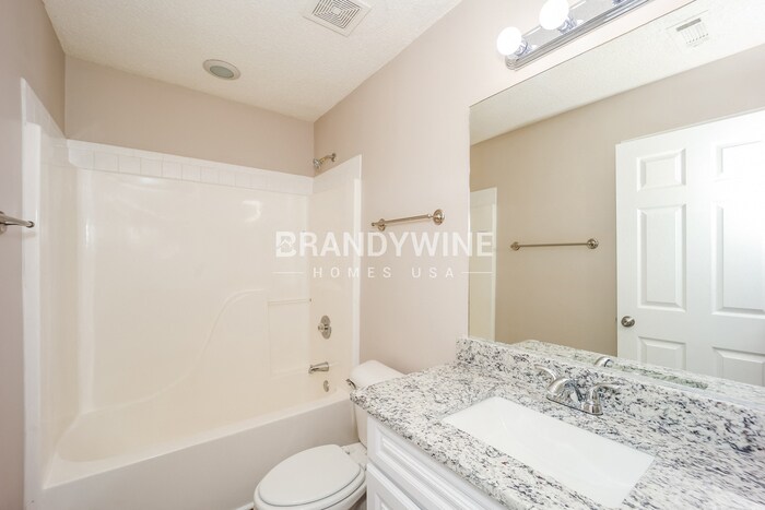 Building Photo - 2040 Club Bay Dr