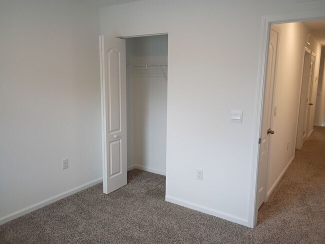 Building Photo - 5659 Ansley St