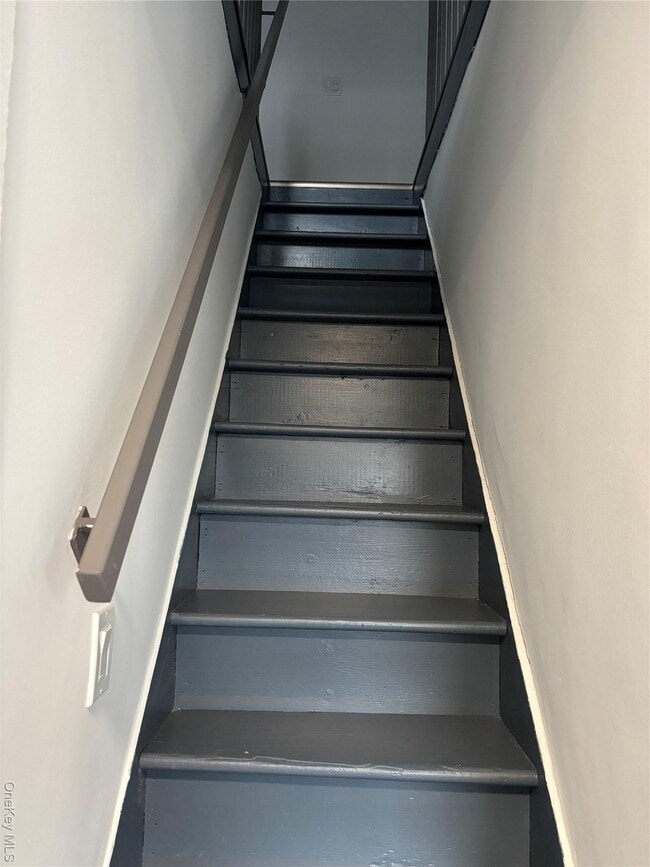 Building Photo - 225 Lexington Ave