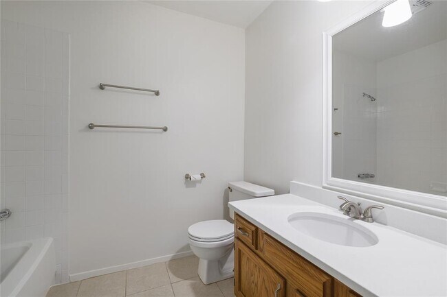 Building Photo - 4104 Harcourt Dr