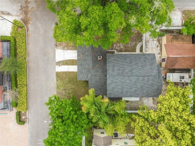Building Photo - 6810 N Navin Ave