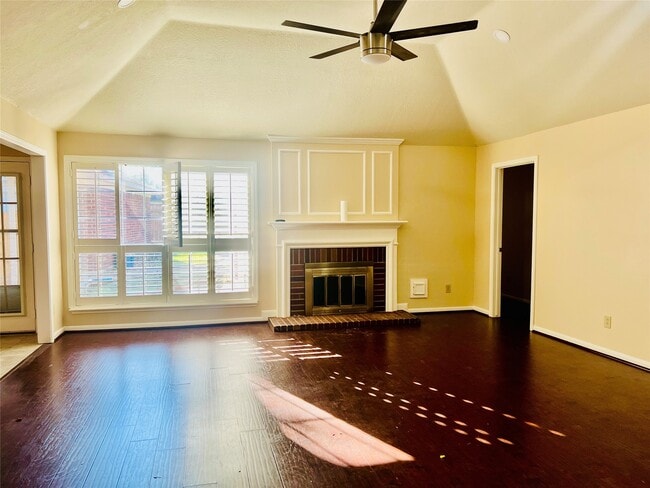 Building Photo - 8815 Crazy Horse Trail