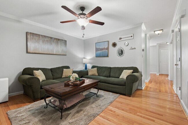 Building Photo - Charming 2-bedroom, 2.5-bathroom Townhouse Located in the Heart of Raleigh, NC