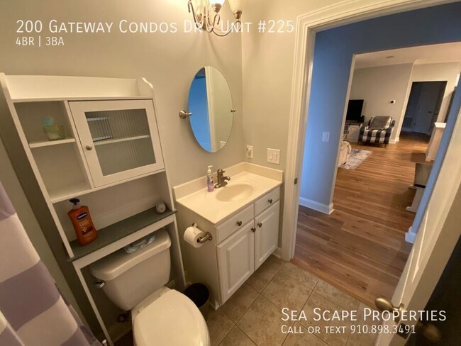 Building Photo - 4bed/2.5 Bath Apartment in Surf City