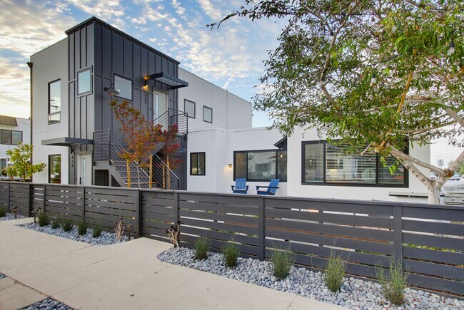 Building Photo - 426-426 Arbor Dr