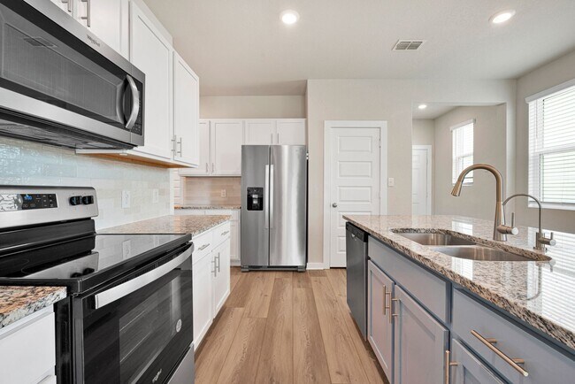 Building Photo - Charming 4-Bedroom Home in Millican Grove – Near Randolph AFB!