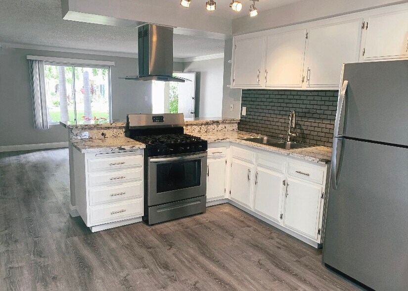 Vio Cerritos 18427 Studebaker Rd Cerritos CA 90703 Apartment Finder