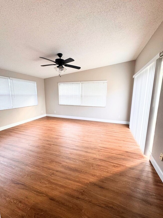 Building Photo - Charming 4-Bedroom Home in Seminole, FL - SECTION 8/HOUSING VOUCHER ACCEPTED!