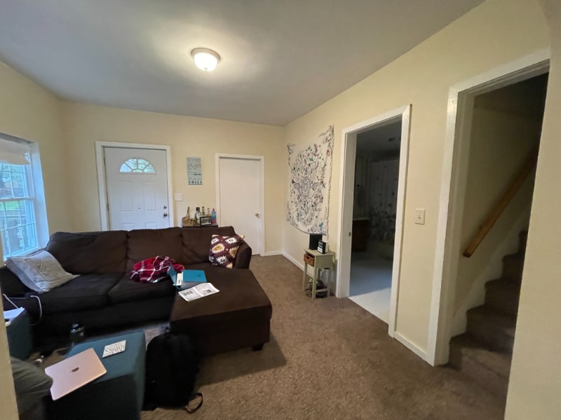 Building Photo - 421 Dodge St