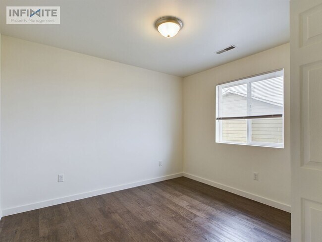 Building Photo - 25 Crater Ridge Ln