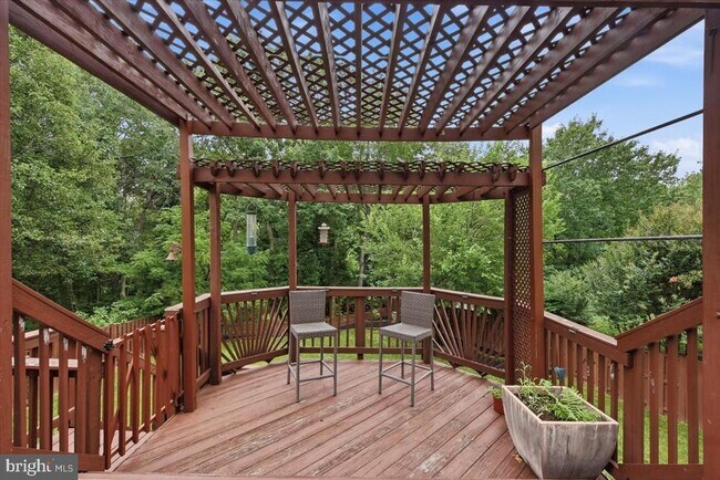 Building Photo - 9255 Bowers Brook Pl