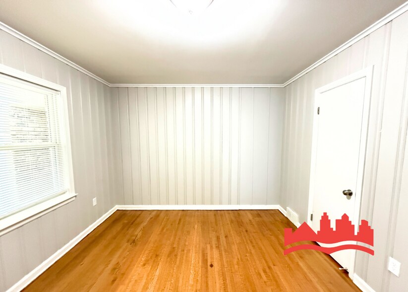 Building Photo - 4801 Dianne Dr