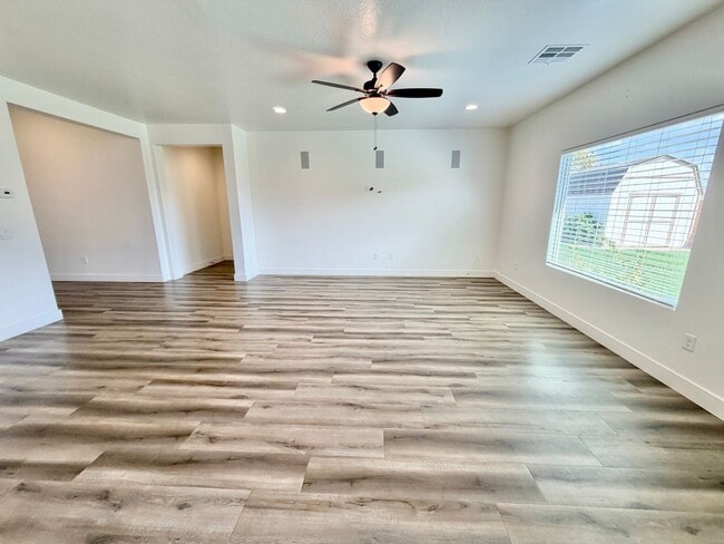 Building Photo - 1794 E Sunshine Trl
