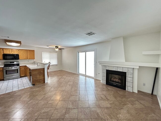 Building Photo - No HOA! 4 Bedroom 2.5 Bath with Pool!