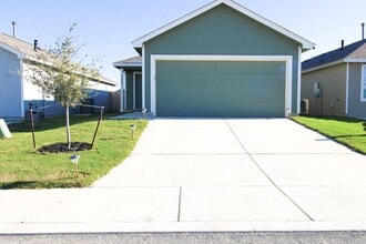 Building Photo - 3642 Millbrook Wy