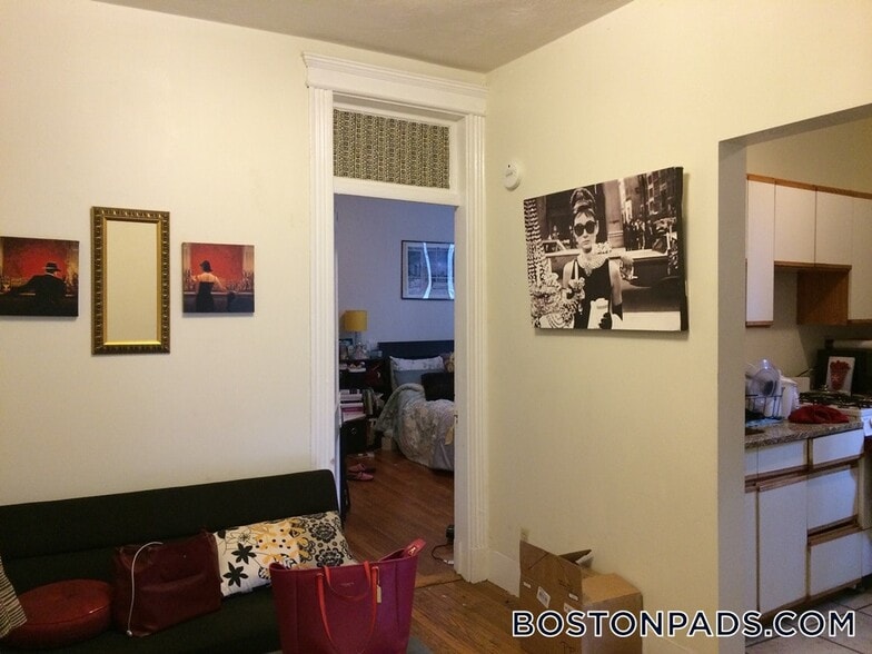 Building Photo - 107 Gordon St