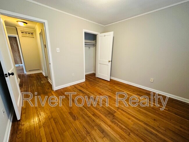 Building Photo - 4406 Ferndale Rd