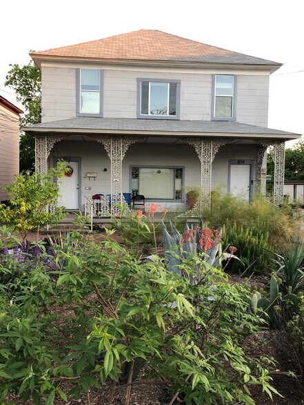 Front House - 812 W Russell Pl