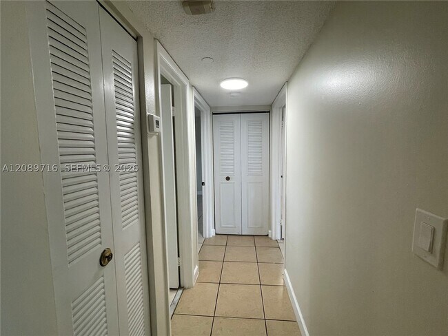 Building Photo - 8730 SW 133rd Ave