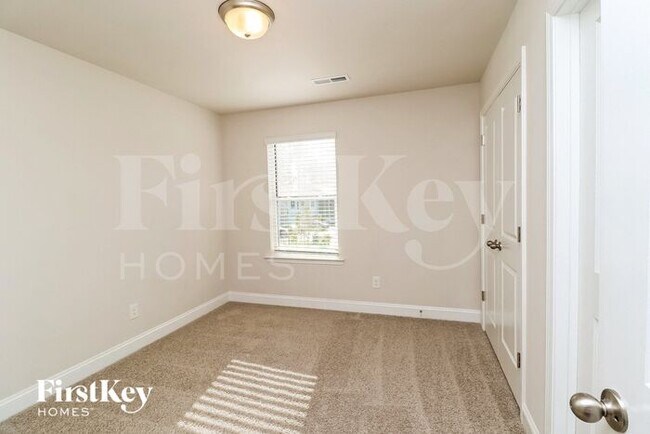 Building Photo - 2027 Cypress Village Dr NW