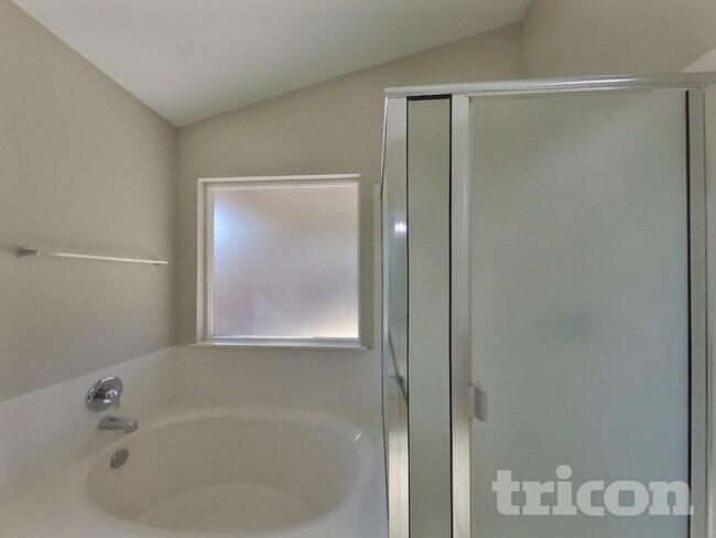 Building Photo - 347 Foster Ln